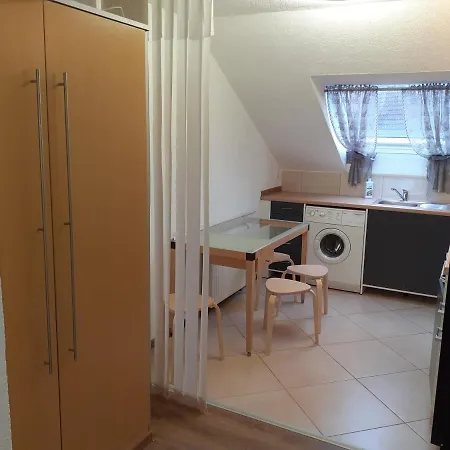 Apartment City Metzingen Ройтлинген Экстерьер фото