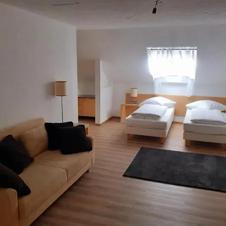 Apartment City Metzingen Ройтлинген Экстерьер фото