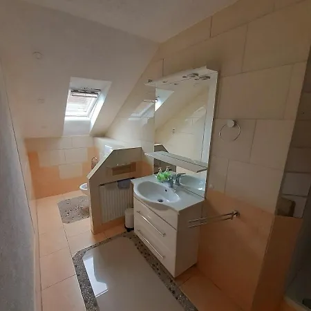 Apartment City Metzingen Ройтлинген Экстерьер фото