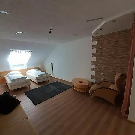 Apartment City Metzingen Ройтлинген Экстерьер фото